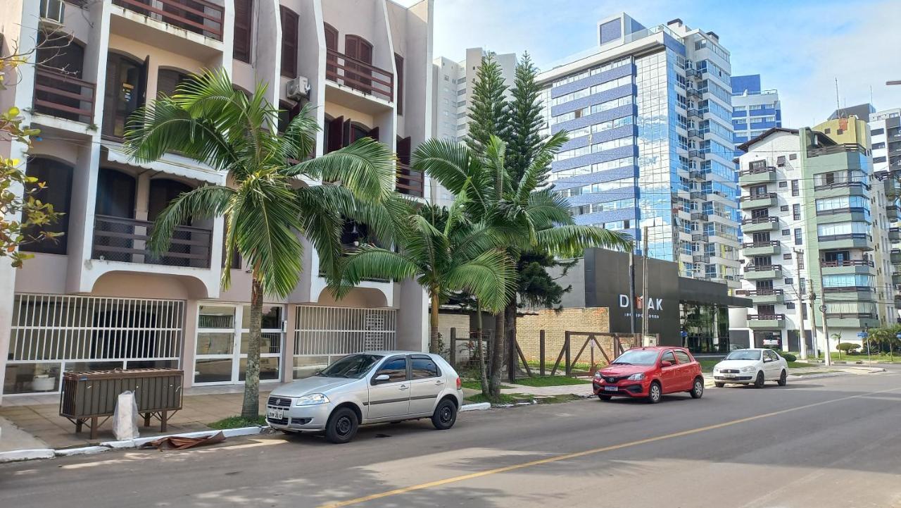 Cozinha Equipada Em Apartamento Para Alugar Em Torres Rs Exterior foto