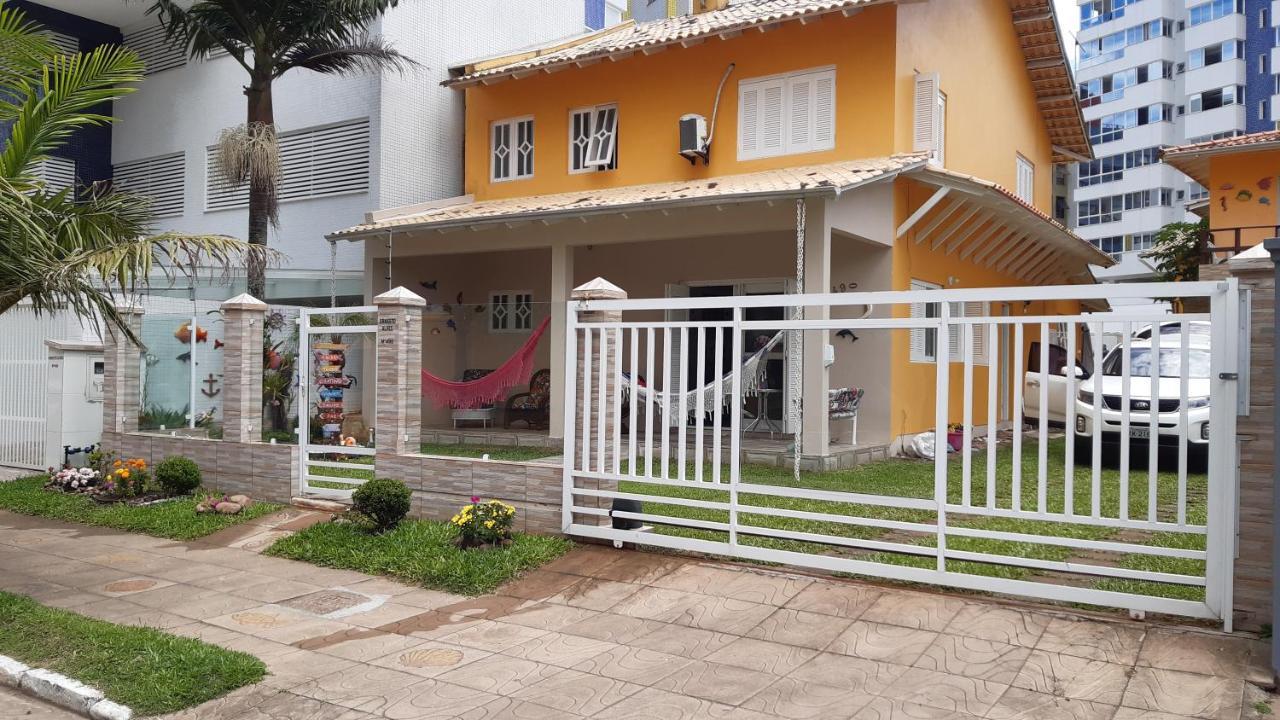 Cozinha Equipada Em Apartamento Para Alugar Em Torres Rs Exterior foto